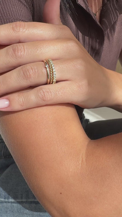 Twist Ring